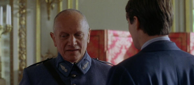 Steven Berkoff - Head in the Clouds