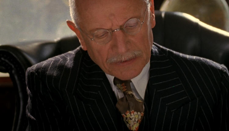 Steven Berkoff - Miss Marples - By The Pricking of my Thumb