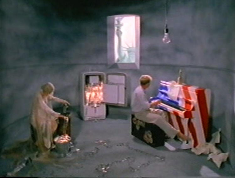 Ken Russell - The Mystery of Doctor Martinu - New York